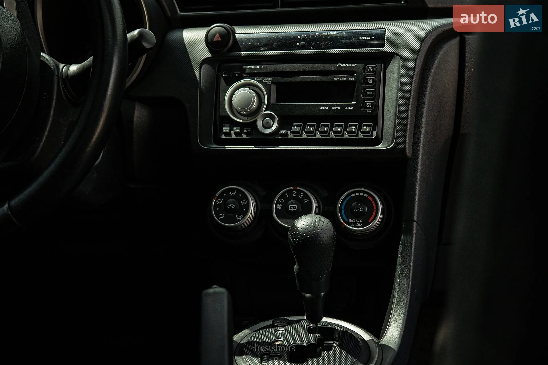 2010 Scion tC - мініатюра 33