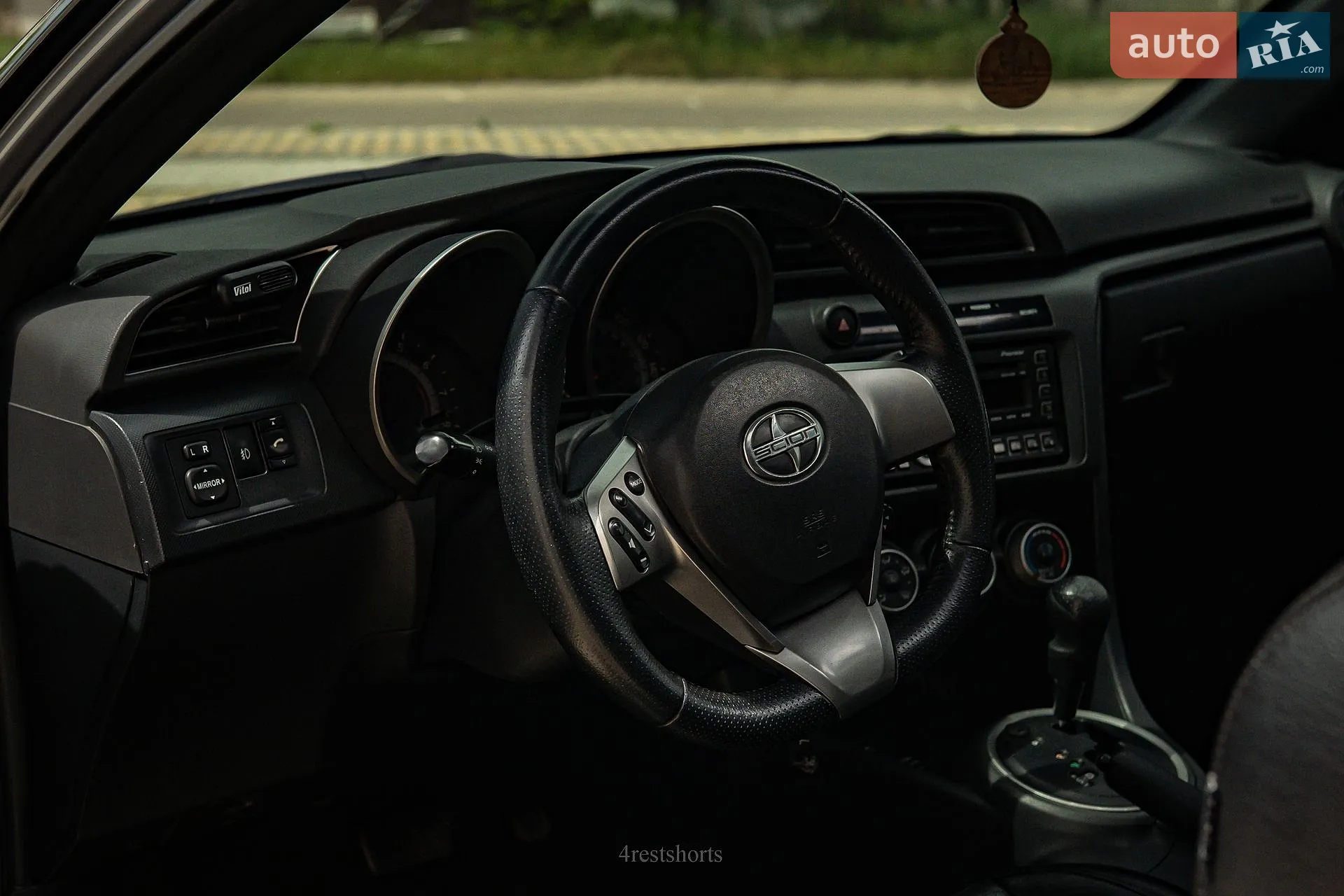 2010 Scion tC - мініатюра 37