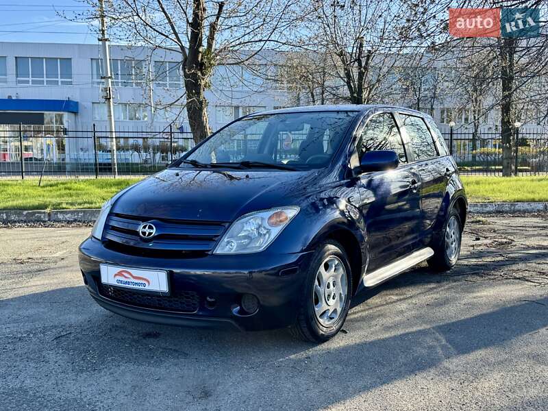 Хэтчбек Scion xA 2004 в Киеве
