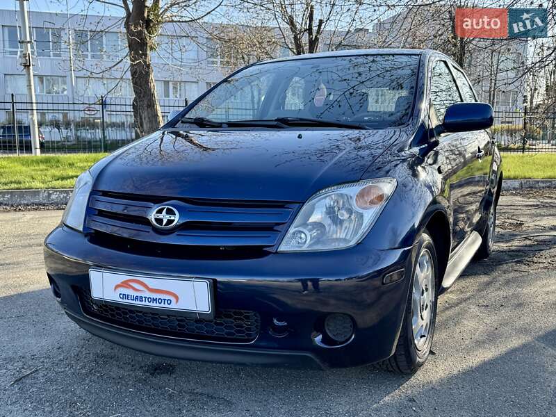 Хэтчбек Scion xA 2004 в Киеве