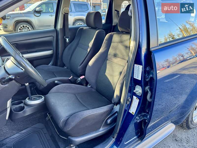 Хэтчбек Scion xA 2004 в Киеве