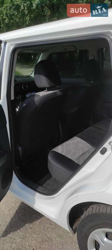 Седан Scion xB 2013 в Киеве фото 24 Седан Scion xB 2013 в Киеве