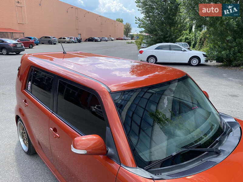 Хэтчбек Scion xB 2011 в Киеве