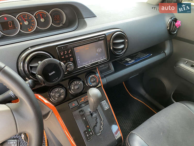 Хэтчбек Scion xB 2011 в Киеве