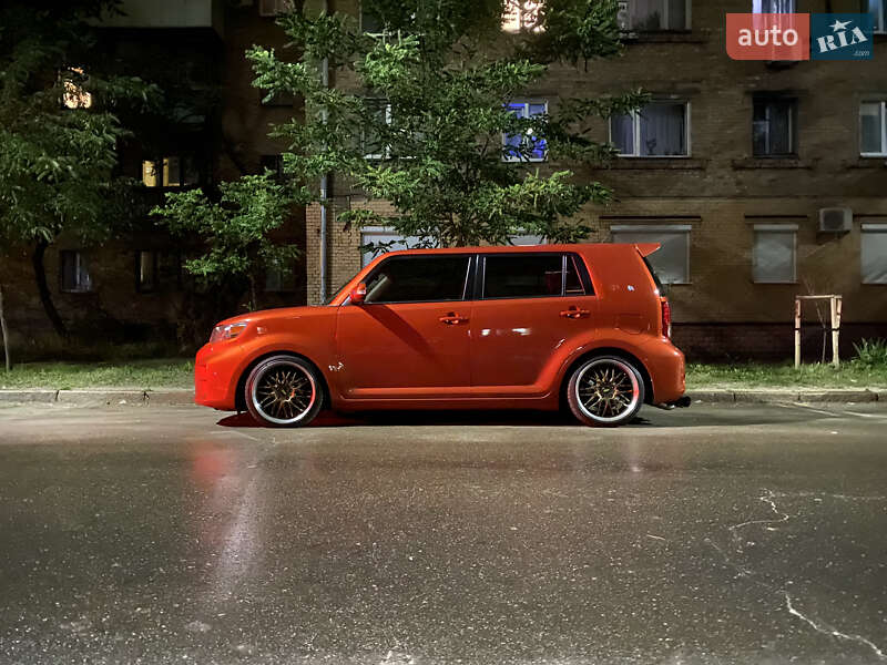 Хэтчбек Scion xB 2011 в Киеве