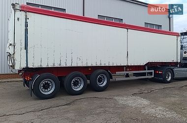 Самоскид напівпричіп SDC Tipper Trailer 2004 в Рівному
