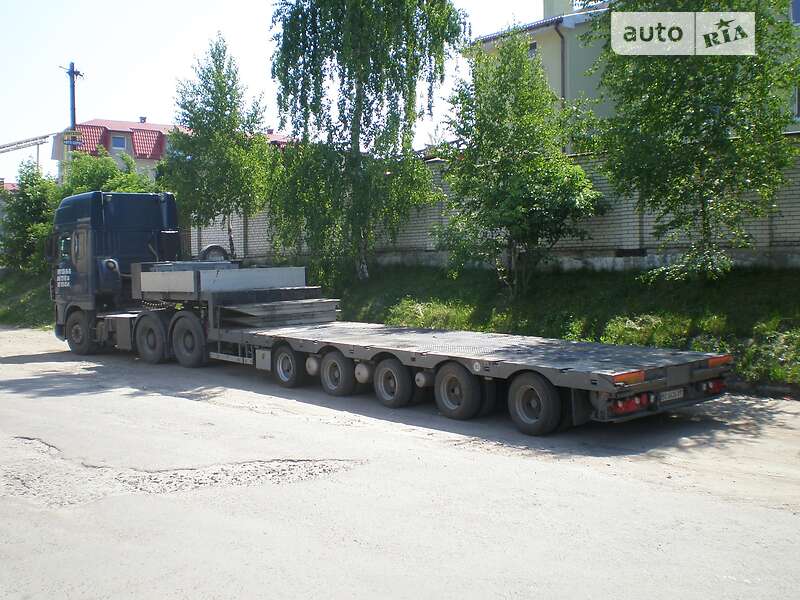 Низкорамная платформа SDC Trailers Ltd 2002 в Львове