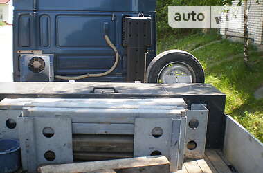 Низкорамная платформа SDC Trailers Ltd 2002 в Львове