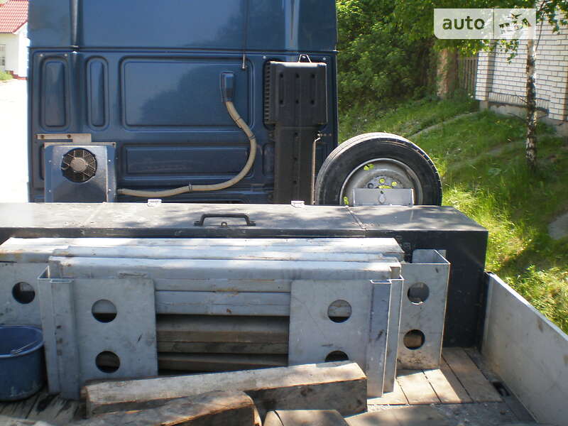 Низкорамна платформа SDC Trailers Ltd 2002 в Львові