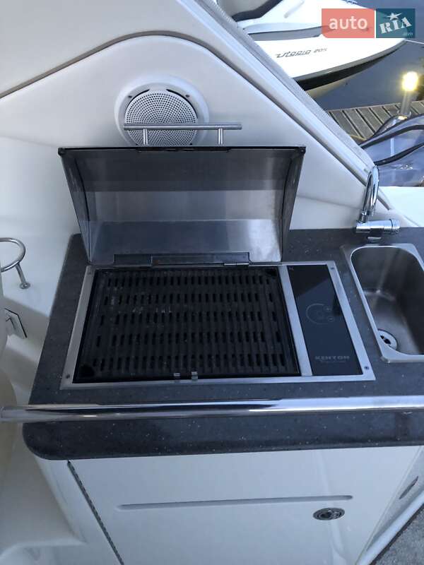 Моторная яхта Sea Ray 310 Sundancer 2012 в Киеве фото 17 Моторная яхта Sea Ray 310 Sundancer 2012 в Киеве