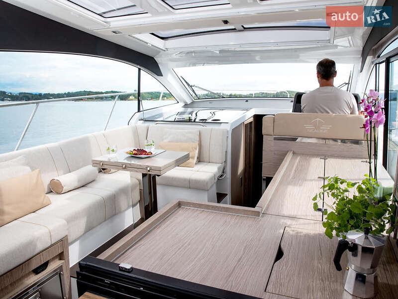 Моторная яхта SeaLine C390 2026 в Киеве фото 6 Моторная яхта SeaLine C390 2026 в Киеве