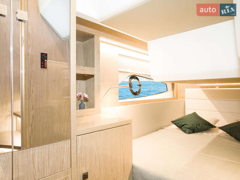 Моторная яхта SeaLine C390 2026 в Киеве фото 8 Моторная яхта SeaLine C390 2026 в Киеве