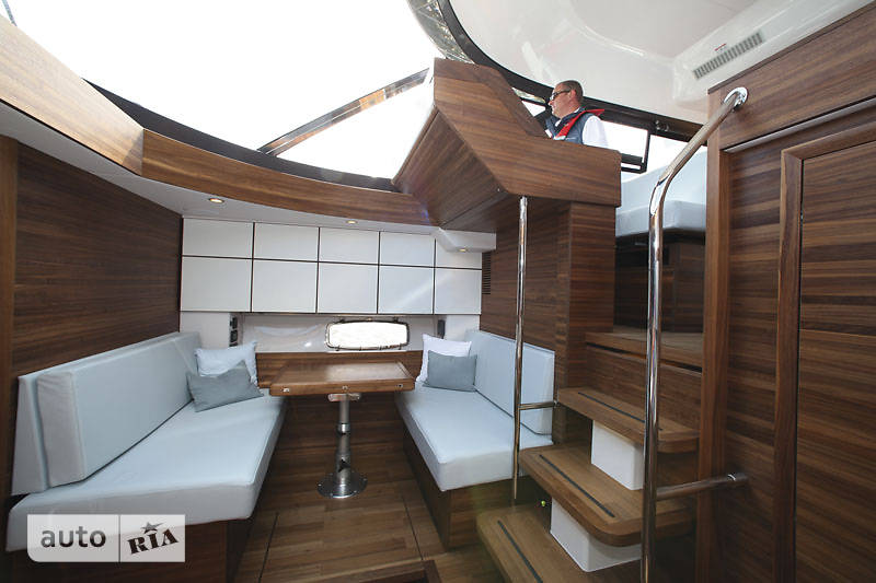 Моторная яхта SeaLine F46 2011 в Киеве