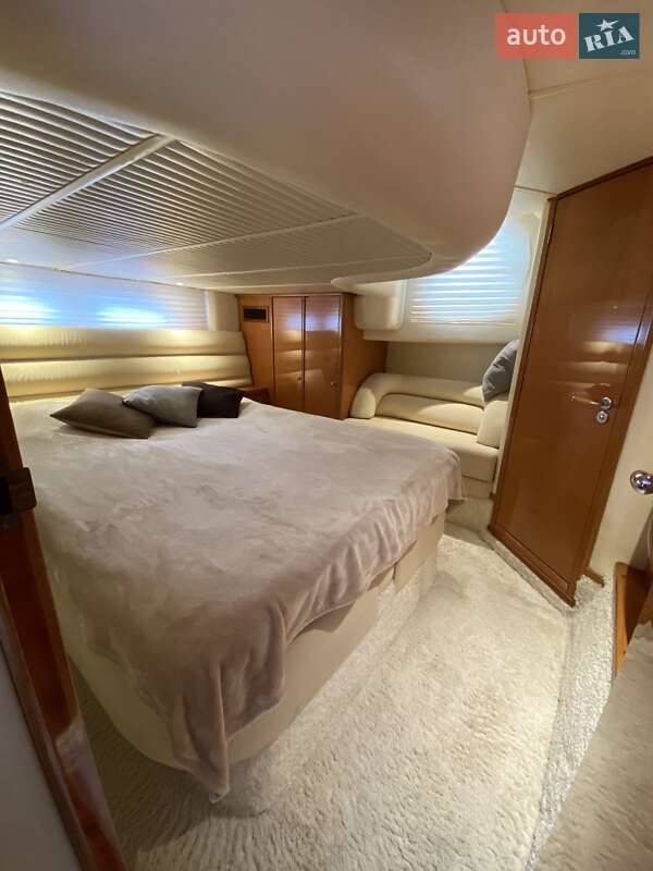 Моторная яхта SeaLine S42 2004 в Киеве фото 17 Моторная яхта SeaLine S42 2004 в Киеве