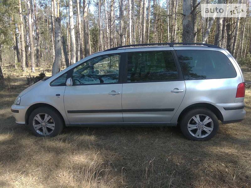 Минивэн SEAT Alhambra 2009 в Коростене