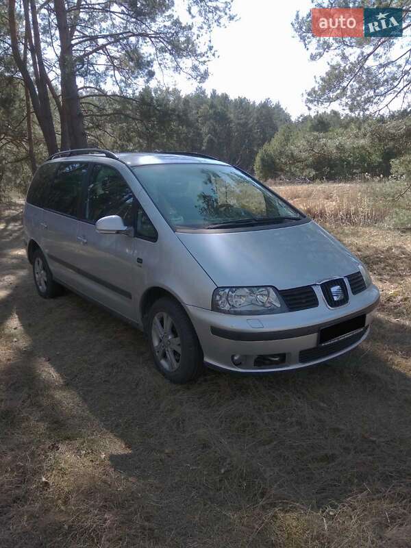 Минивэн SEAT Alhambra 2009 в Коростене