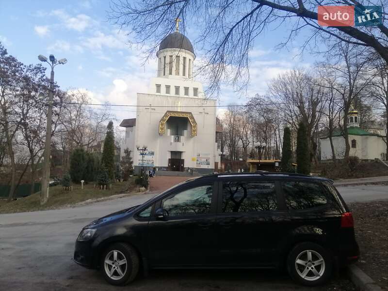 Минивэн SEAT Alhambra 2015 в Киеве
