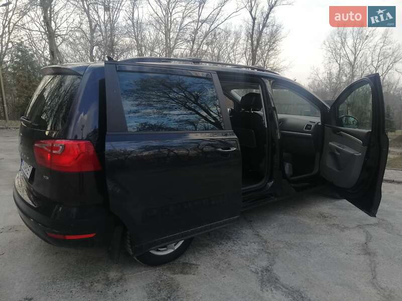 Минивэн SEAT Alhambra 2015 в Киеве