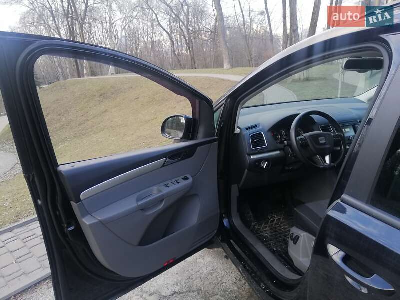 Минивэн SEAT Alhambra 2015 в Киеве