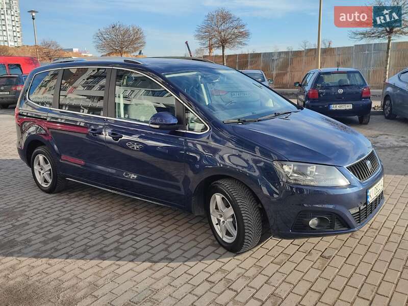 Минивэн SEAT Alhambra 2010 в Киеве