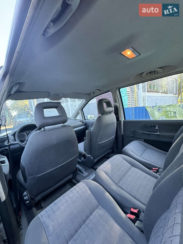 Минивэн SEAT Alhambra 2004 в Владимире