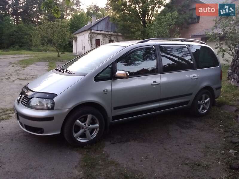 Минивэн SEAT Alhambra 2009 в Львове