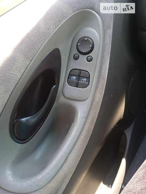 Минивэн SEAT Alhambra 1998 в Косове фото 9 Минивэн SEAT Alhambra 1998 в Косове