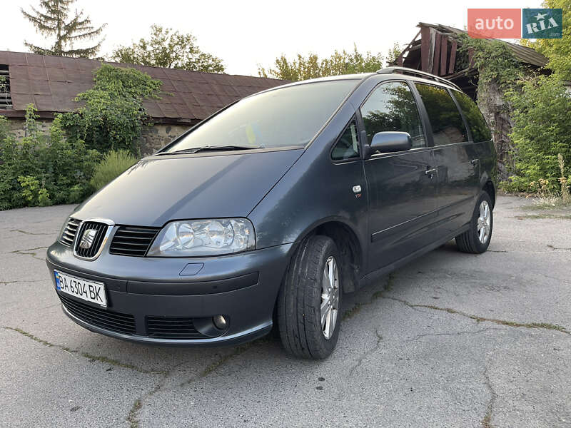 Минивэн SEAT Alhambra 2008 в Новоархангельске