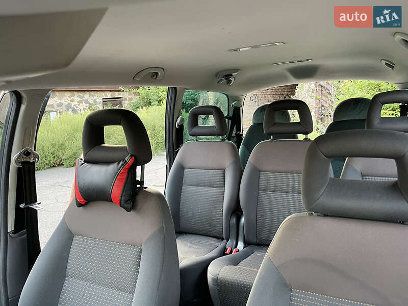 Минивэн SEAT Alhambra 2008 в Новоархангельске