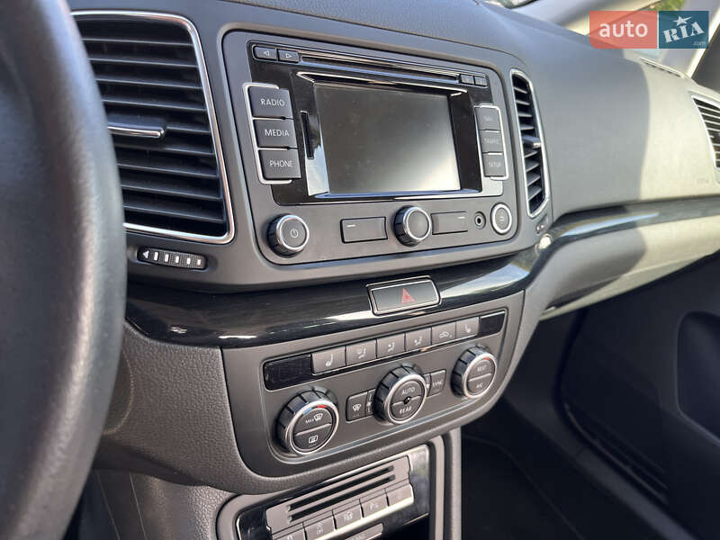 Минивэн SEAT Alhambra 2014 в Луцке