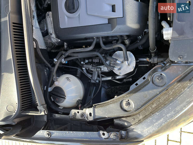 Минивэн SEAT Alhambra 2014 в Луцке