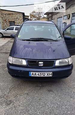 Минивэн SEAT Alhambra 2000 в Киеве