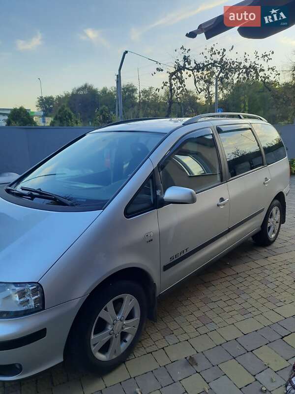 Минивэн SEAT Alhambra 2008 в Иршаве