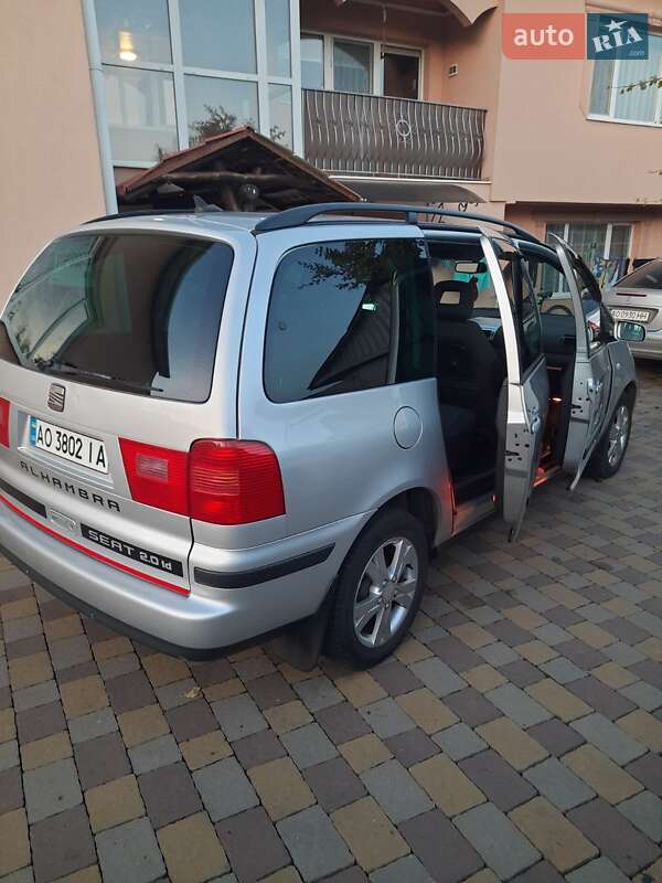 Минивэн SEAT Alhambra 2008 в Иршаве