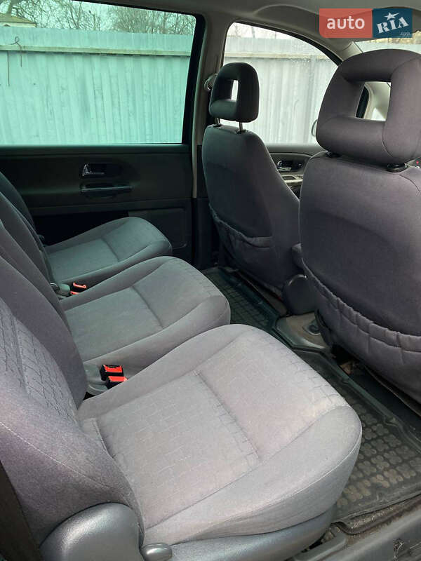 Минивэн SEAT Alhambra 2002 в Баре