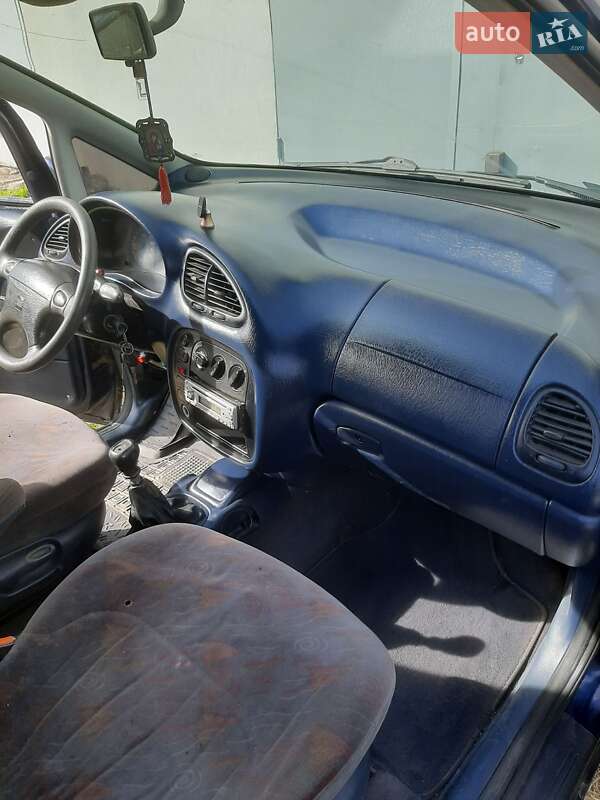 Мінівен SEAT Alhambra 2000 в Івано-Франківську