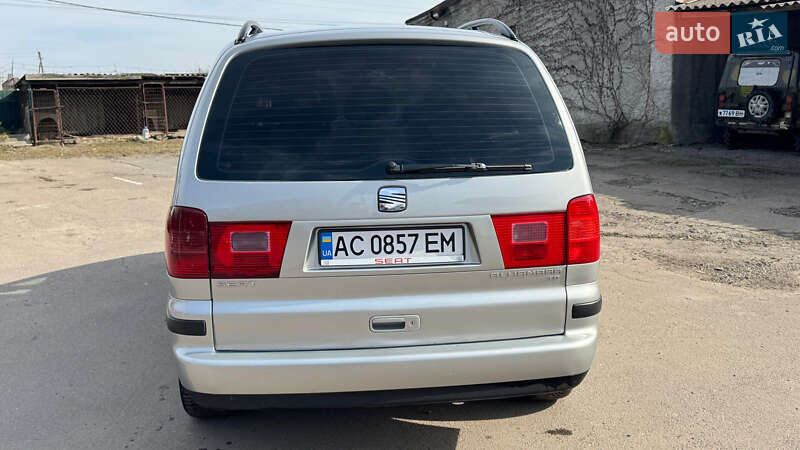 Минивэн SEAT Alhambra 2001 в Нововолынске