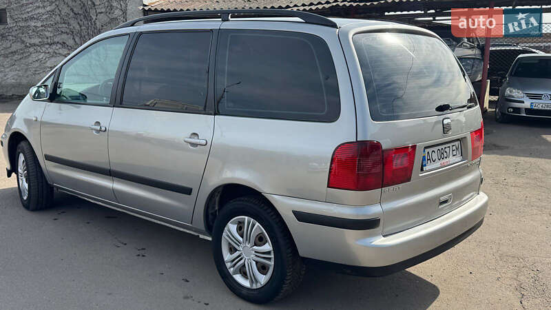 Минивэн SEAT Alhambra 2001 в Нововолынске