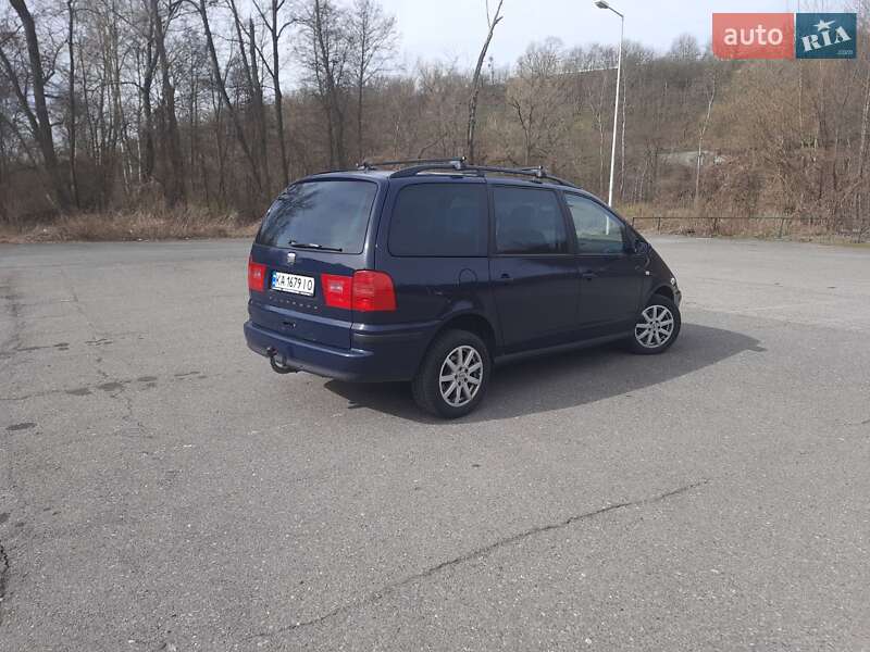 Мінівен SEAT Alhambra 2009 в Києві