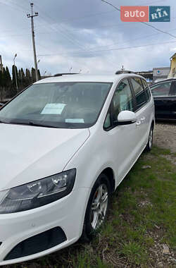 Минивэн SEAT Alhambra 2011 в 