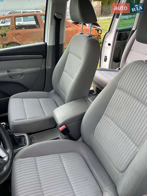 Минивэн SEAT Alhambra 2011 в Тячеве