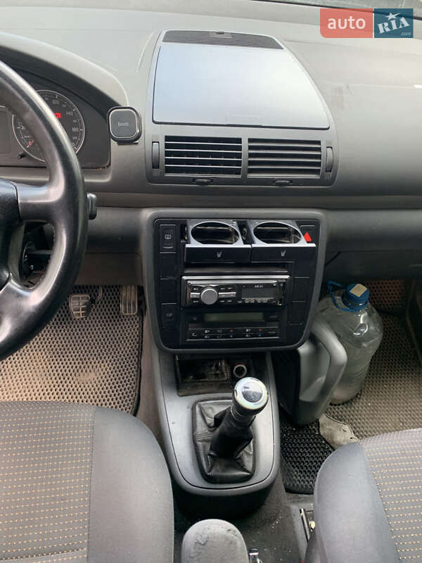 Минивэн SEAT Alhambra 2001 в Одессе