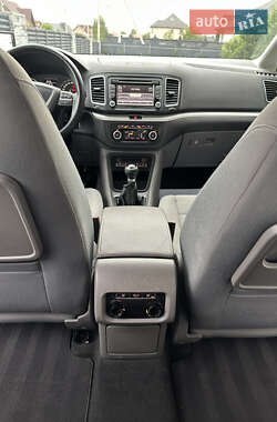 Минивэн SEAT Alhambra 2011 в 