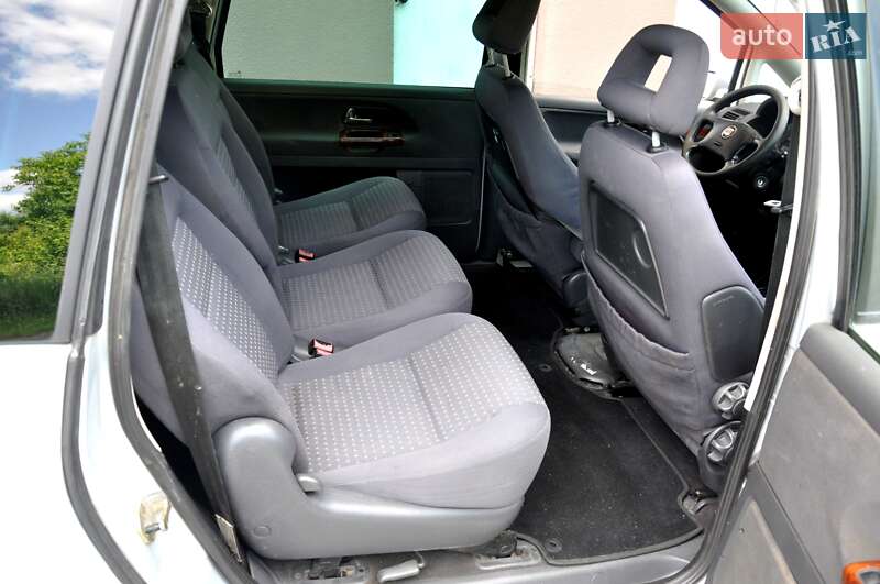 Минивэн SEAT Alhambra 2002 в Львове