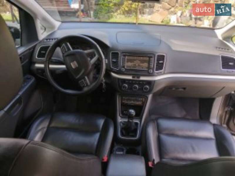Минивэн SEAT Alhambra 2015 в Ровно