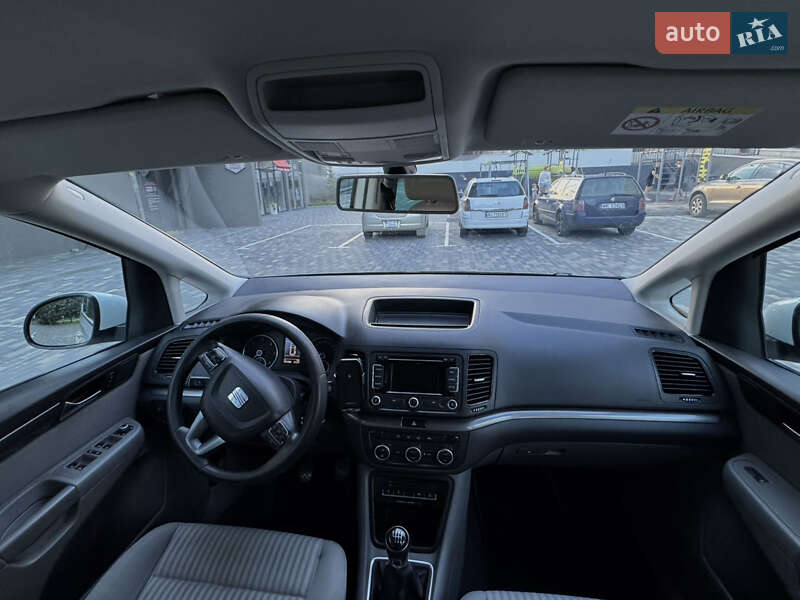 Минивэн SEAT Alhambra 2014 в Млинове