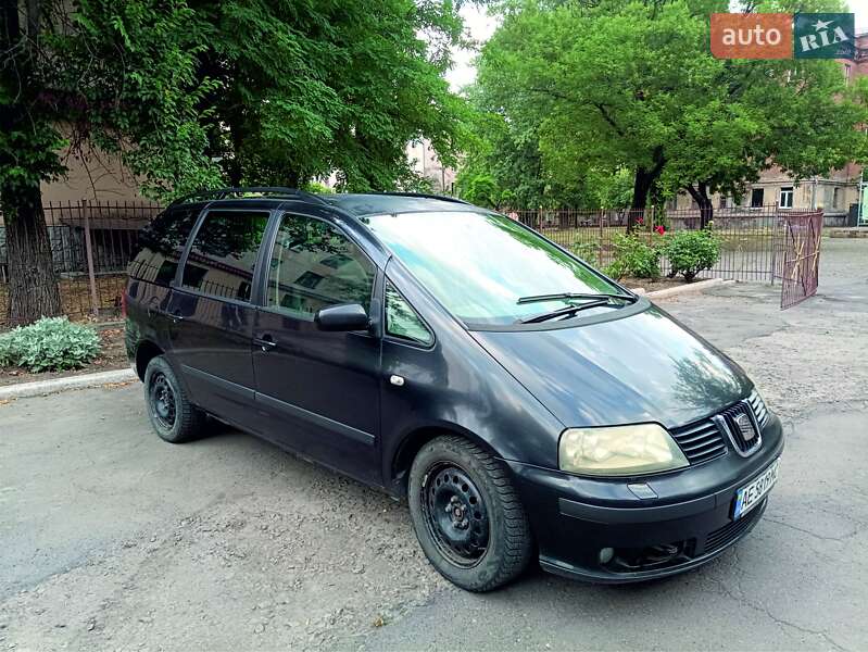Минивэн SEAT Alhambra 2004 в Кривом Роге