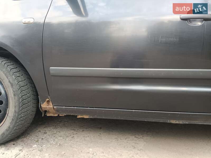 Минивэн SEAT Alhambra 2004 в Кривом Роге