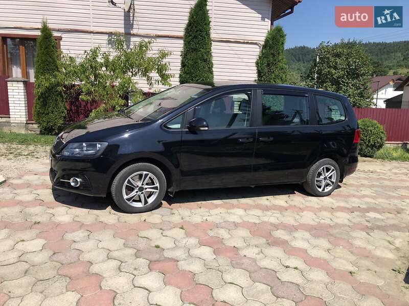Мінівен SEAT Alhambra 2010 в Долині