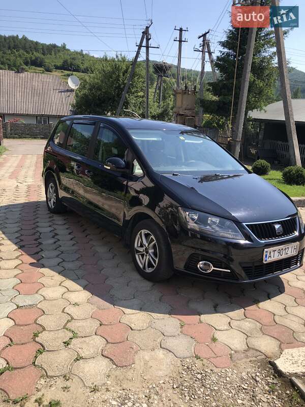 Мінівен SEAT Alhambra 2010 в Долині